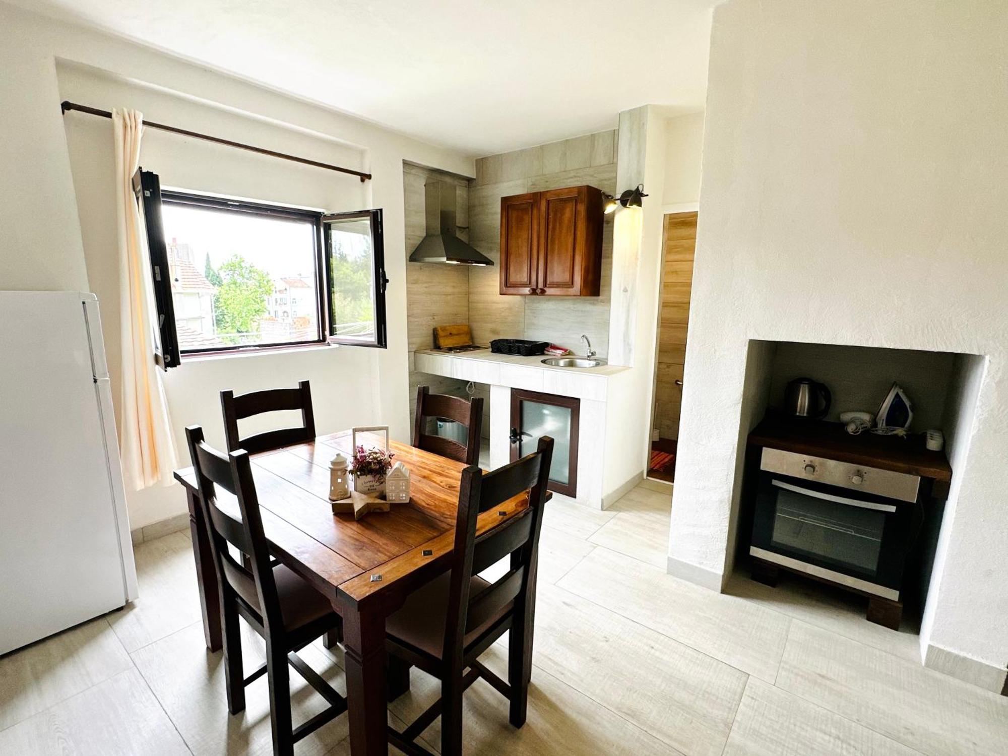 Apartments Simovic Tivat Exterior foto
